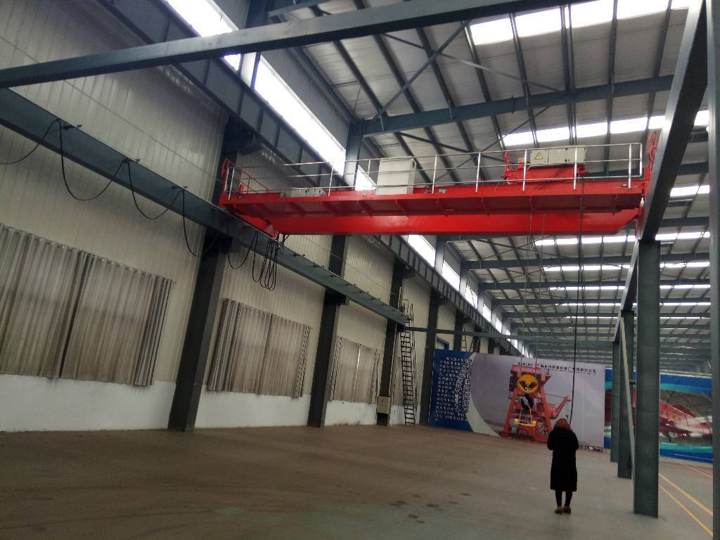 鲤城区桥式起重机在运行是需注意的事项